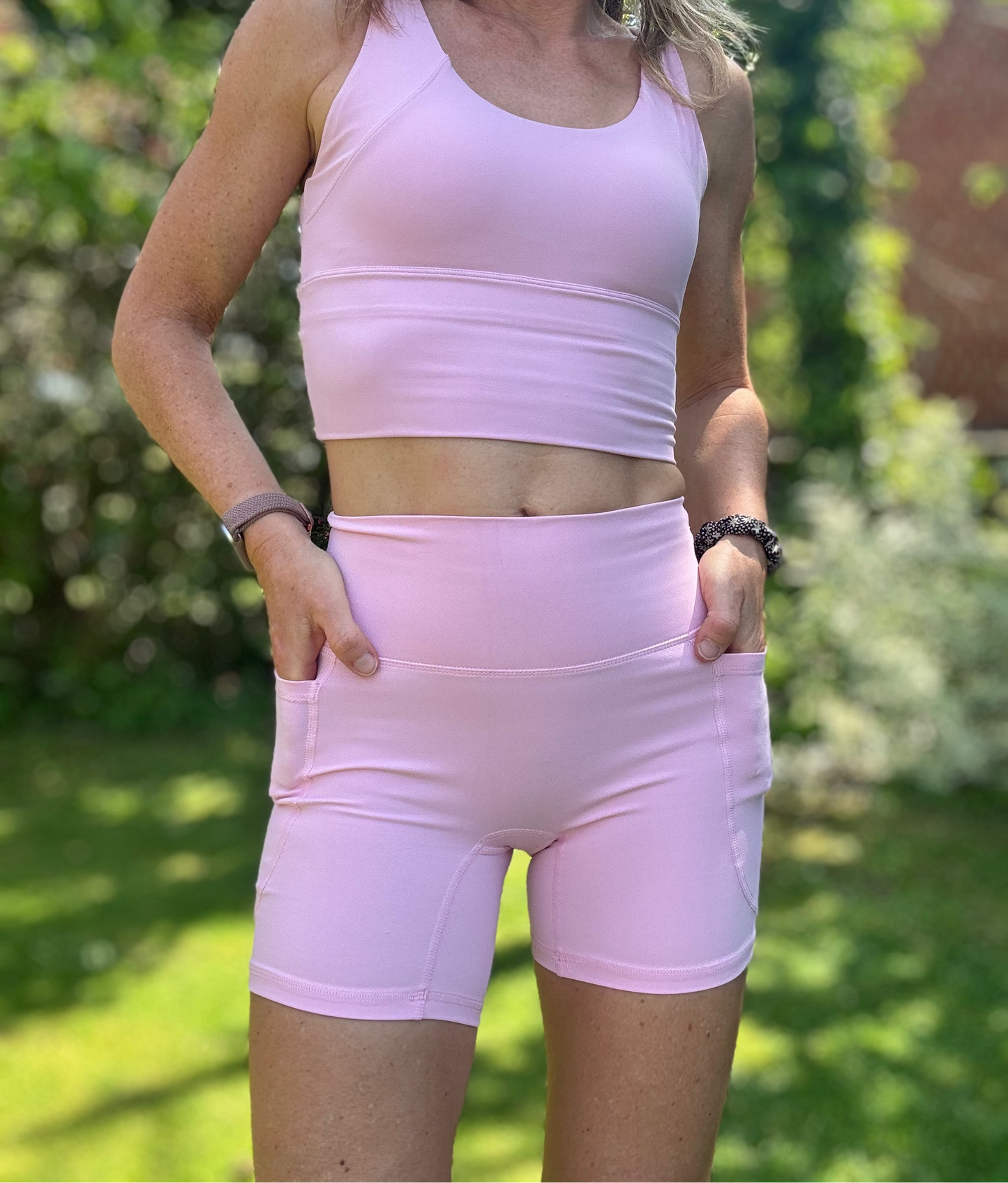 Short hybride rose pâle