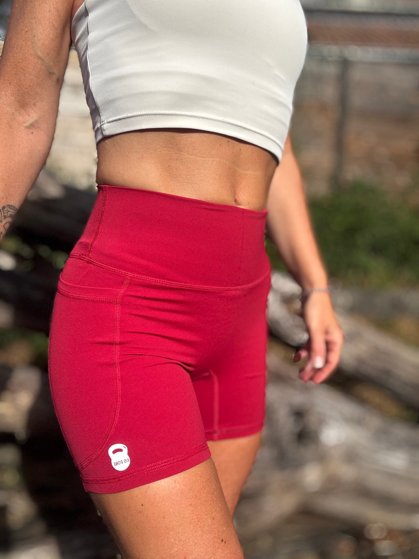 Short hybride rouge
